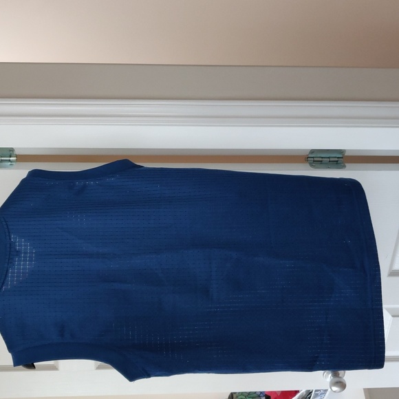 Blue tank top - Picture 2 of 2